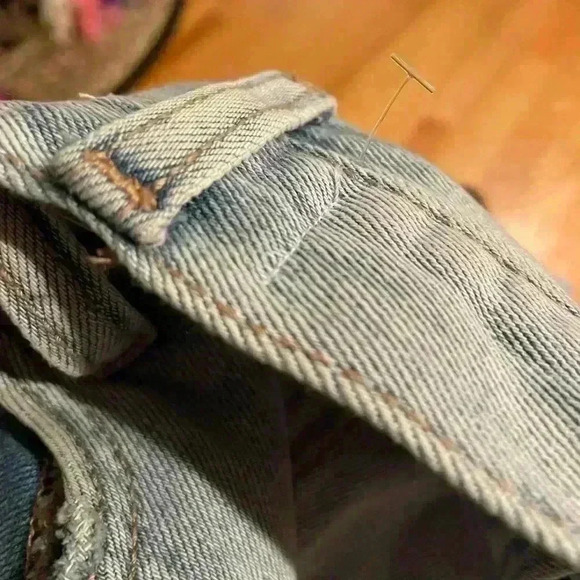 NWOT Favorite Daughter The Tommy Mid Rise Boyfriend Distressed Denim Jeans 29. - Picture 6 of 9